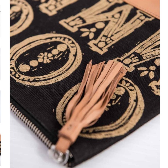 Bloom & Give clutch By The Onikas - Picture 2 of 3